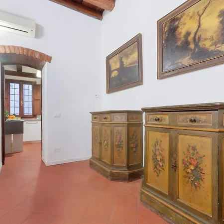 Guesthost - Center Ztl Lovely Apartman *