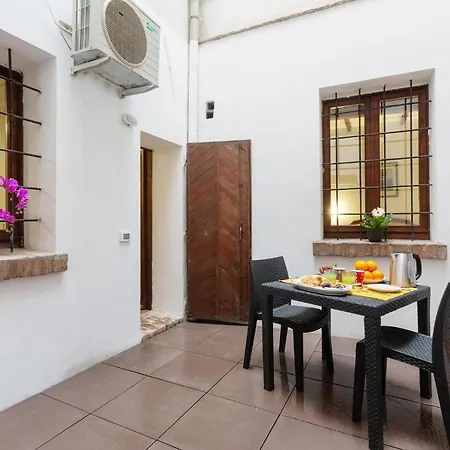 Apartman Guesthost - Center Ztl Lovely Ferrara