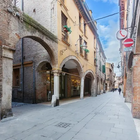 Guesthost - Center Ztl Lovely * Ferrara