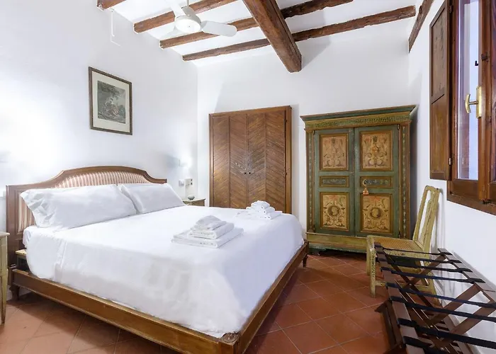 Guesthost - Center Ztl Lovely Apartment