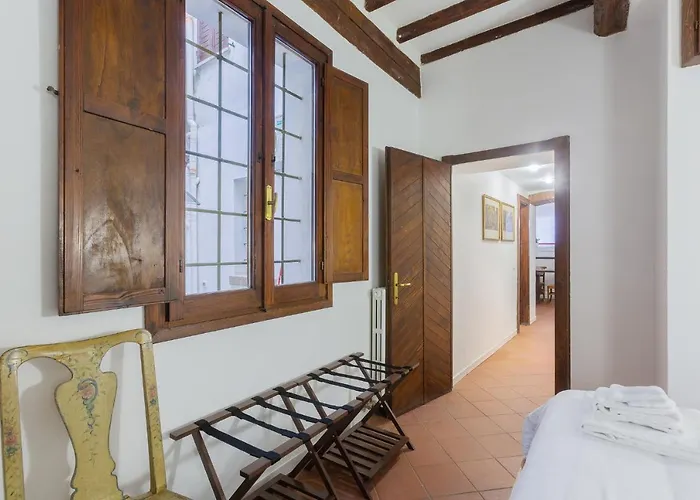 Guesthost - Center Ztl Lovely Apartment