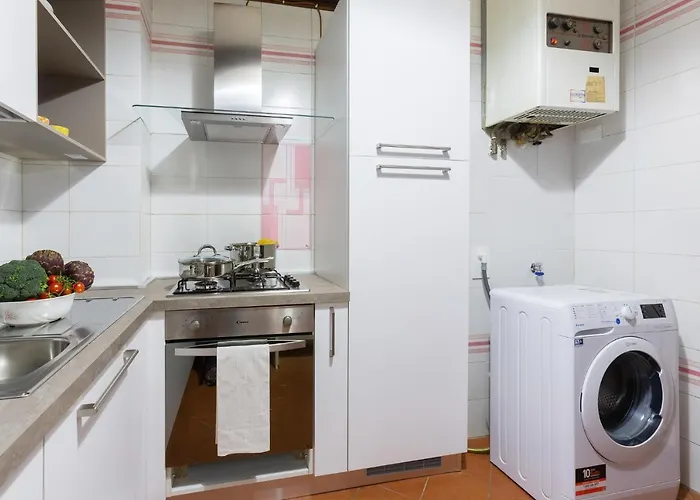 Guesthost - Center Ztl Lovely