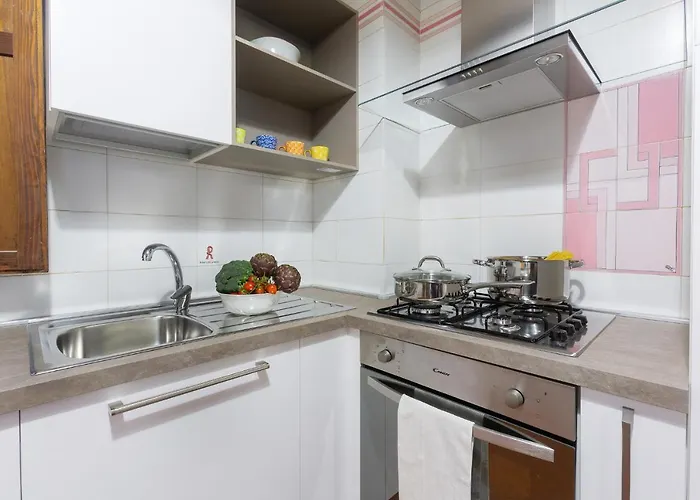 Guesthost - Center Ztl Lovely *